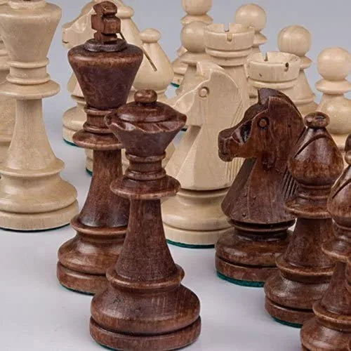 Vista 3 de Caja de madera con 6 piezas de ajedrez de torneo por Wegiel