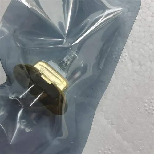 Vista 4 de Bombilla de 12V 30W para lámpara de hendidura SL-D7/D8 44680-25700