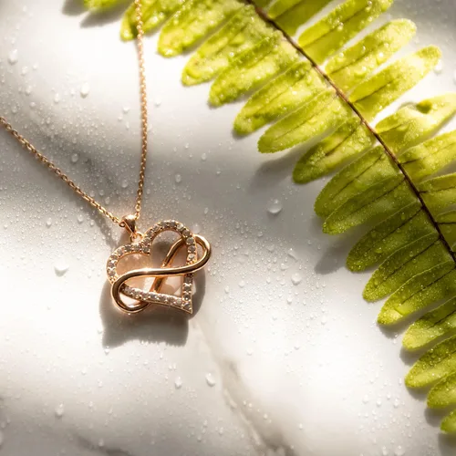 Vista 4 de Sash & Soph Collar de corazón infinito para mujer, collar de corazón de plata de ley 925 para novia, colgante de corazón de amor en cadena de 18