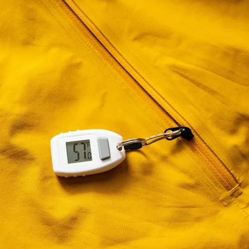 Vista 6 de Sun Company Zipogage Digital - Termómetro Digital Compacto con Tirador de Cremallera para Esquí, Snowboard, Campamento en Clima Frío, Caminatas