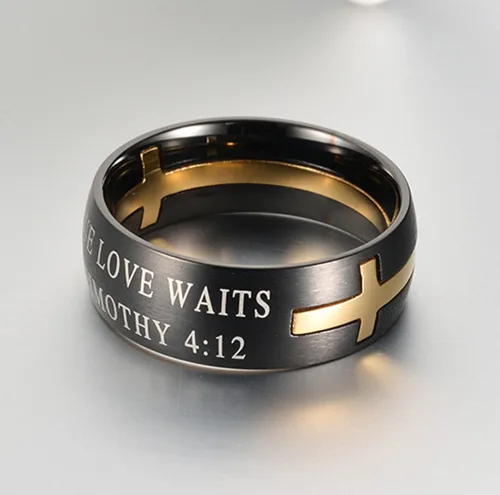 Vista 4 de Anillo de rompecabezas de pureza cristiana de acero inoxidable con versículo bíblico de 0.315 in para hombre, 1 Timoteo 4:12 Tono-dorado