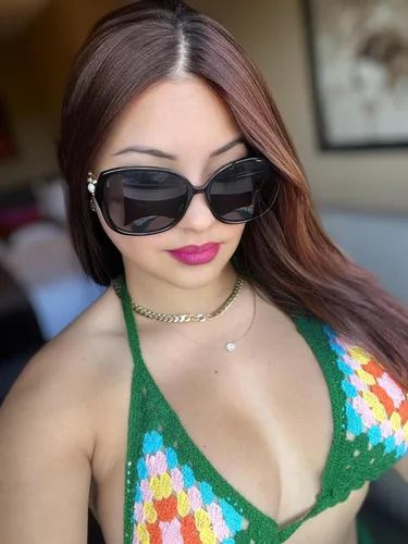 Vista 4 de FEISEDY Gafas de sol de moda para mujer, marco cuadrado de gran tamaño con perlas brillantes, protección UV polarizada B2821