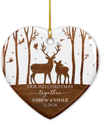 Vista 8 de Adorno de cerámica de 2 años de Navidad 2025, adorno de cerámica personalizado para parejas, regalo para parejas, aniversario, boda, señor Sra.