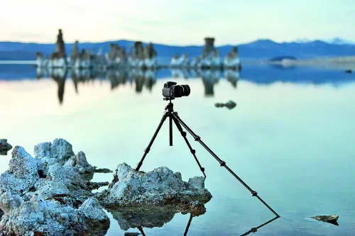 Vista 23 de Manfrotto, MKBFRA4-BH BeFree, trípode de aluminio compacto para viaje, color negro.