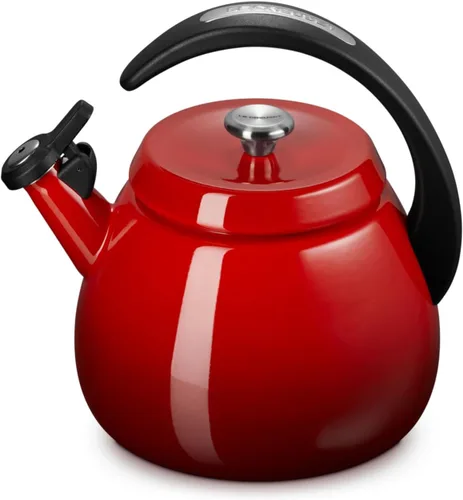 Vista 2 de Le Creuset - Tetera de cloche esmaltada en acero, 2.2 cuartos de galón, Cerise
