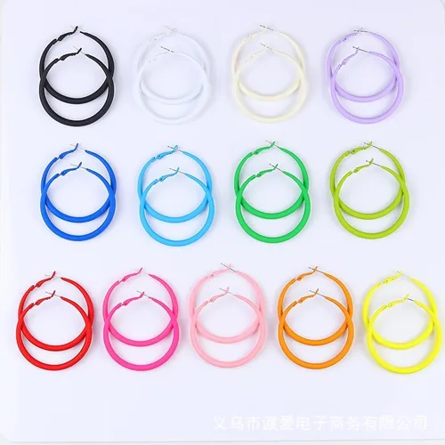 Vista 7 de Aretes de aro de neón coloridos para mujer, exagerados de los años 80 y 90, aretes de aro ligeros hipoalergénicos para trajes de fiesta brillantes