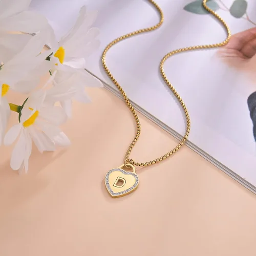 Vista 4 de CaleesLLC Collares con inicial de acero inoxidable chapado en oro de 14 quilates 26 letras de la A a la Z collar personalizado con corazón