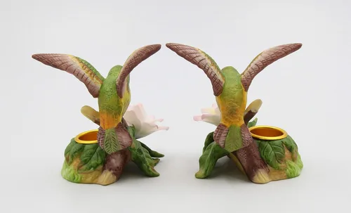 Vista 7 de Cosmos Gifts Figura de colibrí de porcelana fina con flor de cerezo y manzana, diseño cónico, 3-5/8 pulgadas de alto