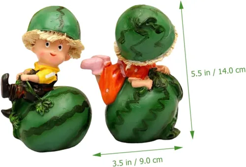 Vista 4 de Estatua de resina de dibujos animados de 2 piezas, figuras únicas de muñeca de sandía para decoración del hogar, ornamento de escritorio, festival