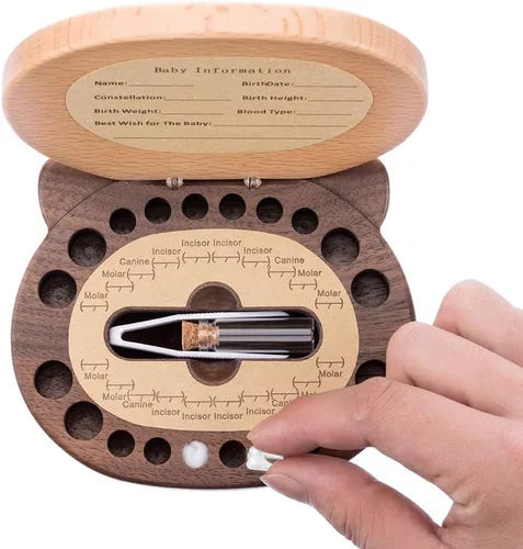 Vista 8 de AhfuLife Caja de recuerdo de dientes de bebé con botella de lanugo, caja de recuerdo de madera con forma de panda para los primeros dientes