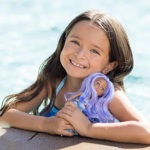 Vista 9 de ADORA Water Wonder - Muñecas de sirena con cola que cambia de color en agua fría, muñeca de bebé de juguete de 7 pulgadas con cintura móvil, regalo