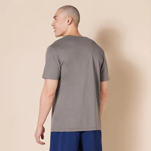 Vista 4 de Tienda Essentials Camisetas para hombre, tecnología de rendimiento activo, disponibles en tallas grandes y altas, paquete de 2