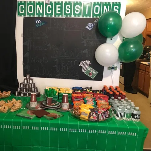 Vista 5 de Esjay Mantel de fútbol, paquete de 2 manteles (54 x 72 pulgadas) para decoraciones de fútbol y suministros de fiesta
