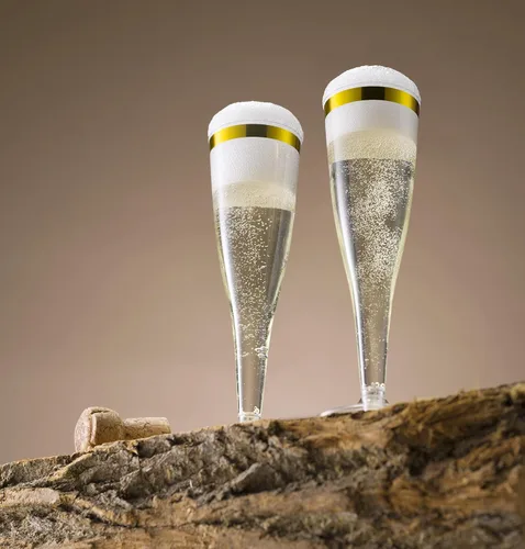 Vista 7 de Munfix Paquete de 50 copas de champán de plástico con borde dorado de 5 onzas, copas de plástico transparentes para tostar, elegantes, desechables