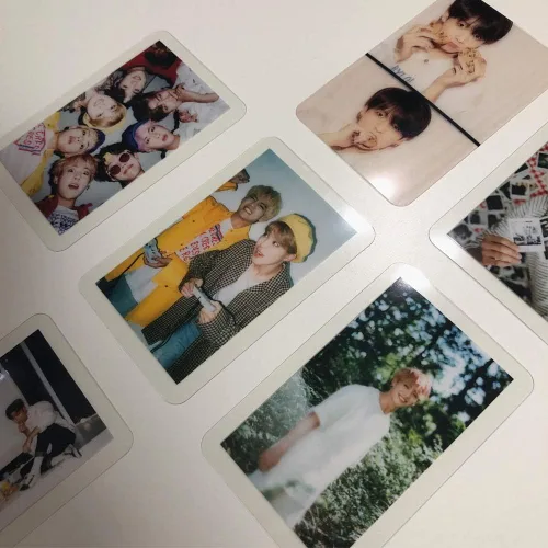 Vista 2 de Bangtan Boys BTS Memories of 2018 (incluye Weply Gift + BTS Acrylic Photocard)