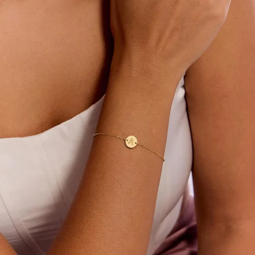 Vista 3 de Pulsera personalizada con inicial, chapada en oro de 18 quilates, de acero inoxidable, con diseño de letras, delicada pulsera con dije de moneda