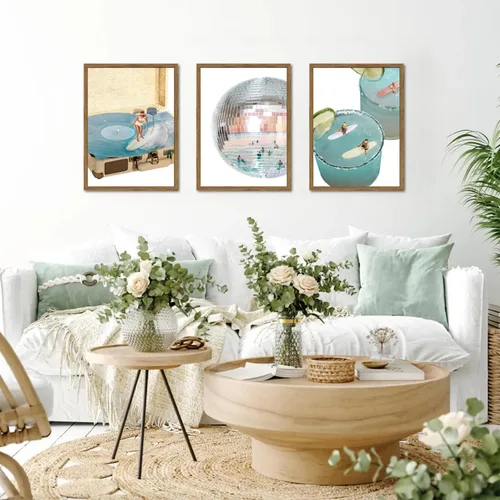 Vista 4 de Juego de 3 pinturas de pared costeras azules enmarcadas, decoración de pared de playa con bola de discoteca preppy, pinturas de surf retro Y2K