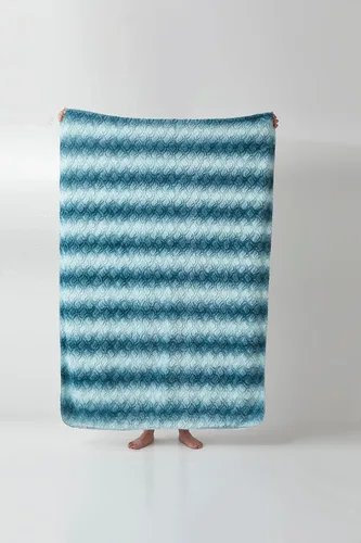 Vista 7 de Regal Comfort Manta Sherpa de piel sintética, 50 x 70 pulgadas, suave y afelpada, cálida y mullida, manta de forro polar de terciopelo