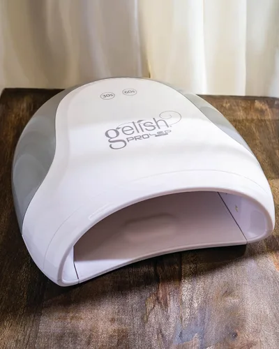 Vista 3 de Gelish Pro LED Light – Professional Gel Nail Lamp, Fast Drying Nail Dryer, Compact & Portable UV/LED Light for Home & Salon Use, Pedicure-Friendly