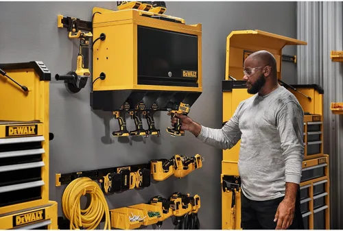 Vista 2 de DEWALT Contenedores de plástico, capacidad de 10 libras, compatible con sistema de almacenamiento de taller DEWALT (DWST82813)