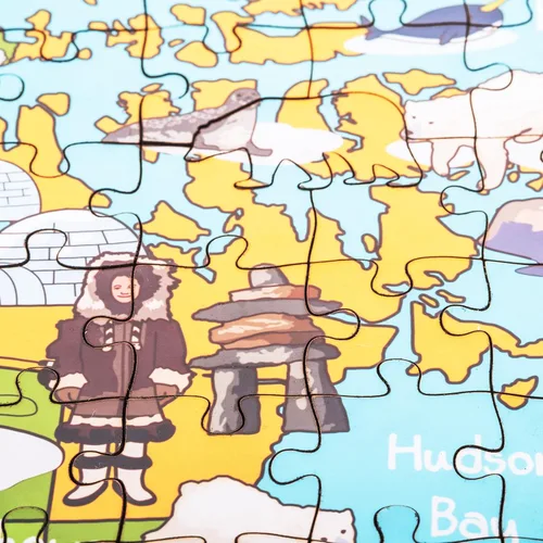 Vista 4 de Rompecabezas de madera con mapa de Canadá de 152 piezas, 15 x 10 pulgadas