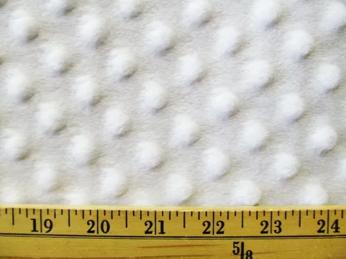 Vista 2 de Minky Dimple Dot - Tela blanca de 58 a 60 pulgadas por yarda