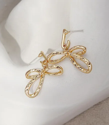 Vista 3 de Aretes de aro pequeños y ligeros con lazo de oro de 14 quilates para mujeres y niñas