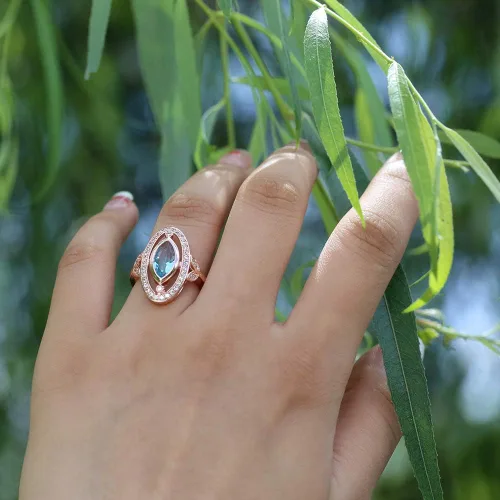 Vista 6 de Anillo de compromiso para mujer, chapado en oro rosa y oro blanco, corte marquesa de imitación azul aguamarina CZ