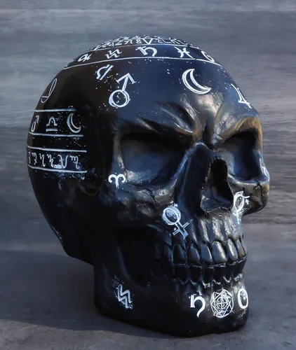 Vista 6 de Ebros Gift Gótico Wicca Negro Artes Místicas Planetario Zodiaco Celestial Símbolos Antiguos Calavera Figura Hechicería Magia Brujería Calaveras