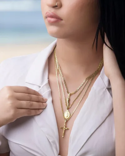 Vista 4 de Barzel Collar de cruz para mujeres hombres niños y niñas chapado en oro de 18 quilates con dije de cruz MarinerMarina 060 Latón