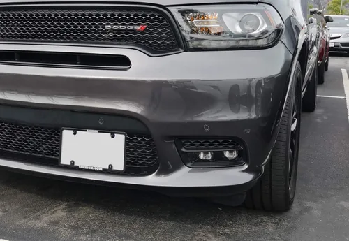 Vista 5 de iJDMTOY Kit de reubicación de placa de matrícula sin taladro para rejilla delantera, compatible con Challenger Charger Durango Grand Cherokee