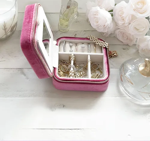Vista 7 de BLUTETE Joyero de viaje organizador de terciopelo con espejo, anillos, aretes, collares, caja organizadora de almacenamiento (rosa baya)