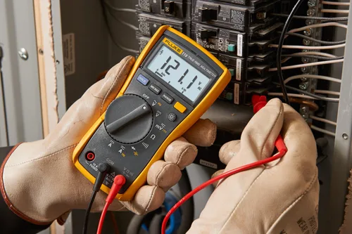 Vista 5 de Fluke 115 Multímetro digital, mide voltaje CA/CC hasta 600 V y corriente hasta 10 A, mide resistencia, continuidad, frecuencia y capacitancia