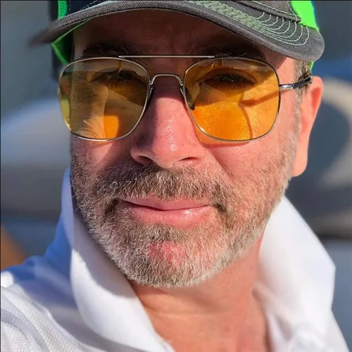 Vista 6 de Gafas de sol de aviador para hombre 2087in lente polarizada marco de metal de estilo militar con patillas de bayoneta