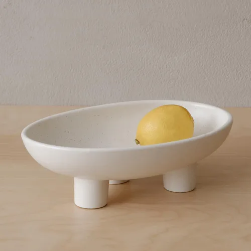 Vista 11 de WENSHUO Frutero de cerámica de tres patas para encimera de cocina, cuenco decorativo para decoración de mesa, cuencos grandes ovalados de 10 Crema