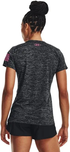 Vista 2 de Under Armour Freedom Tech - Camiseta de manga corta con cuello en V para mujer