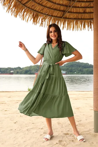 Vista 4 de PRETTYGARDEN Vestidos de verano para mujer 2023, cuello en V, manga corta, bohemio, vestido midi con lazo en la cintura, vestidos de playa