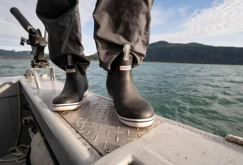 Vista 2 de Xtratuf - Botas acuáticas de tobillo para hombre, 6 pulgadas