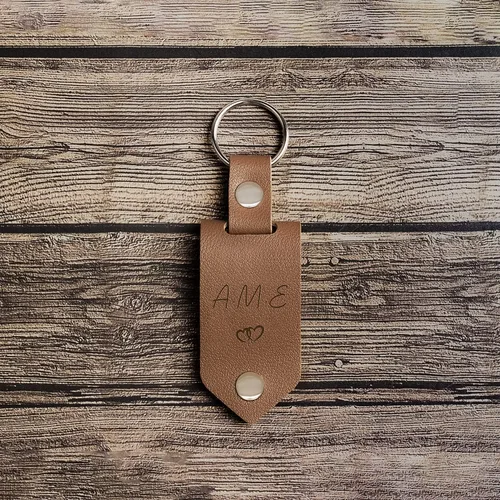 Vista 3 de Llavero de cuero personalizado grabado para hombres, papá, marido, novio, llavero de cuero con mensaje oculto