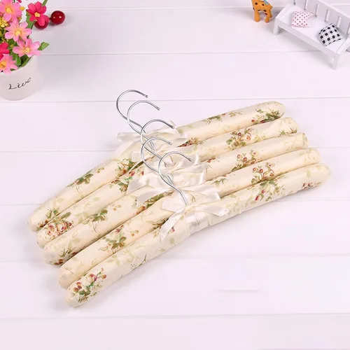 Vista 6 de Perchas acolchadas para ropa, colgador de satén, perchas acolchadas para mujer, suéteres (floral-5 piezas)
