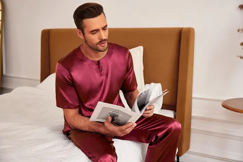 Vista 5 de Ekouaer Conjunto de pijama de satén para hombre, de seda, con botones, de 2 piezas, de manga corta, pantalones largos con bolsillos, tallas S-XXL