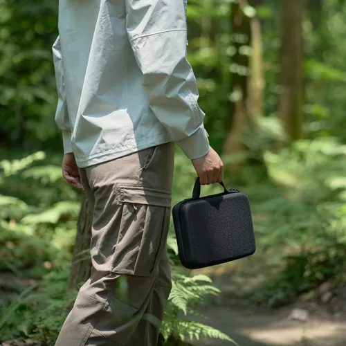 Vista 13 de Amazon Basics Estuche de transporte pequeño para GoPro y accesorios, 9 x 7 x 2.5 pulgadas, sólido, negro