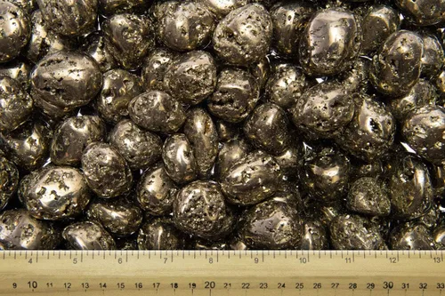 Vista 3 de Fantasia Materiales: 1/2 lb de pirita natural (oro tonto) Piedras pulidas de Perú