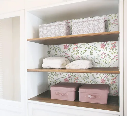 Vista 7 de RoomMates White Meadow Mix - Papel tapiz autoadhesivo Blanco/Verde/Rosa