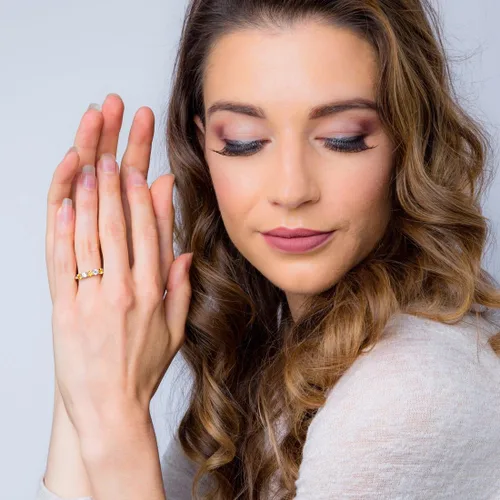 Vista 2 de PEORA Anillo de plata de ley 925 con diseño de enrejado de cinco piedras para mujer en varias piedras preciosas, 0.138 in de ancho, tamaños 5 a 9