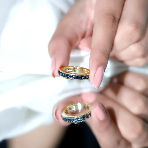 Vista 4 de Anillo de media eternidad con topacio azul londinense certificado para mujer, calidad AAA, anillo de piedra natal de diciembre, listo para regalar