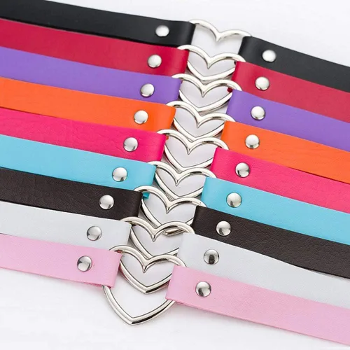 Vista 3 de Gargantilla ajustable de piel con corazón, estilo punk, estilo gótico, collar suave con cadena, para mujeres y niñas