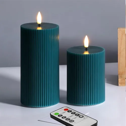 Vista 12 de Velas de pilar sin llama acanaladas blancas con control remoto, velas LED parpadeantes de cera que funcionan con pilas, juego de 2