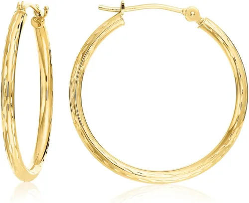 Vista 9 de Aretes de aro redondos de oro amarillo de 10 quilates grabados a mano, corte de diamante, cierre seguro en la parte trasera