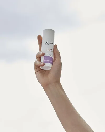 Vista 6 de AHA Fluid for Face by reveel - Suero exfoliante sin enjuague nocturno con 10% de AHA para hidratación y tez refinada - Líquido facial para mujeres